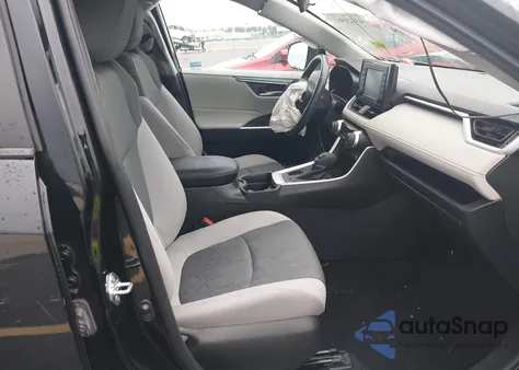 2021 Toyota Rav4 Xle z USA, uszkodzony, nr VIN 2T3P1RFV7MC150757